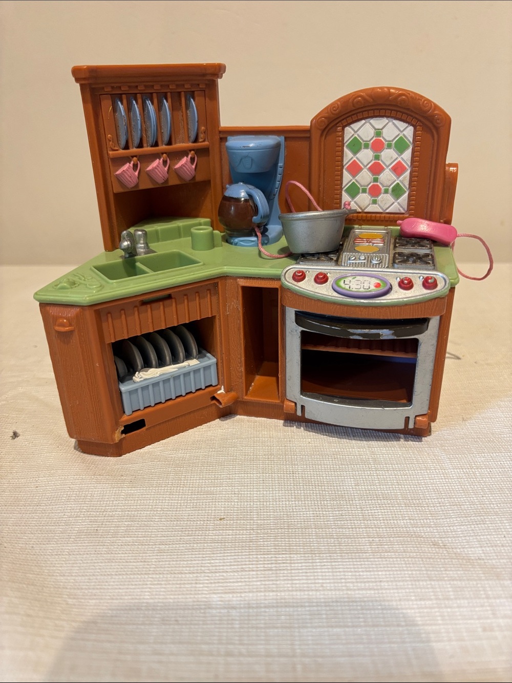 2005 Fisher Price Loving Family Kitchen Centre